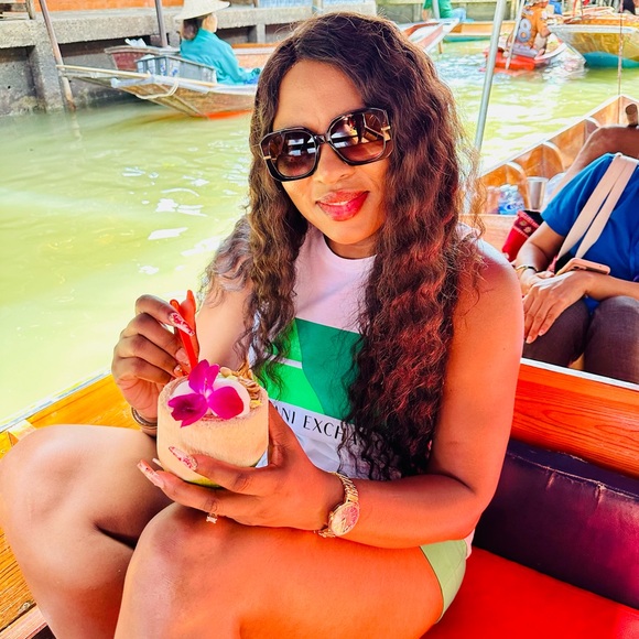 Meet your Posher, Oneka - Picture 13 of 16